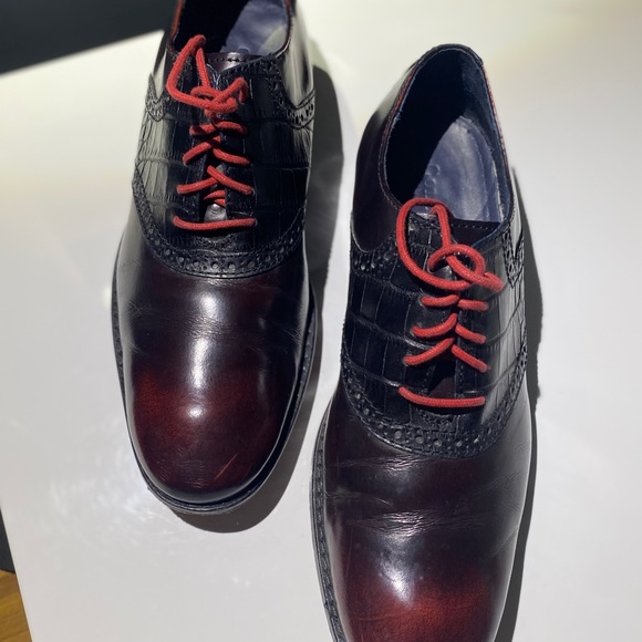 Cole Haan - size 8 lace-ups. - Picture 4 of 6